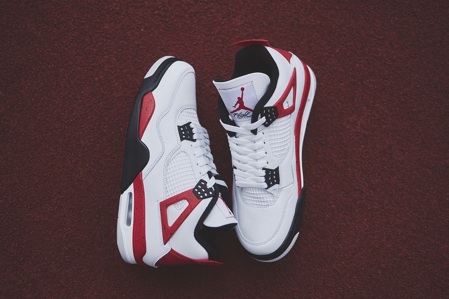 AIR JORDAN 4 