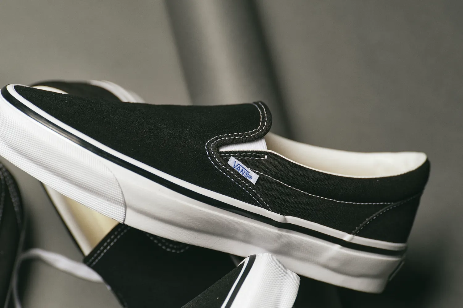 PREMIUM AUTHENTIC