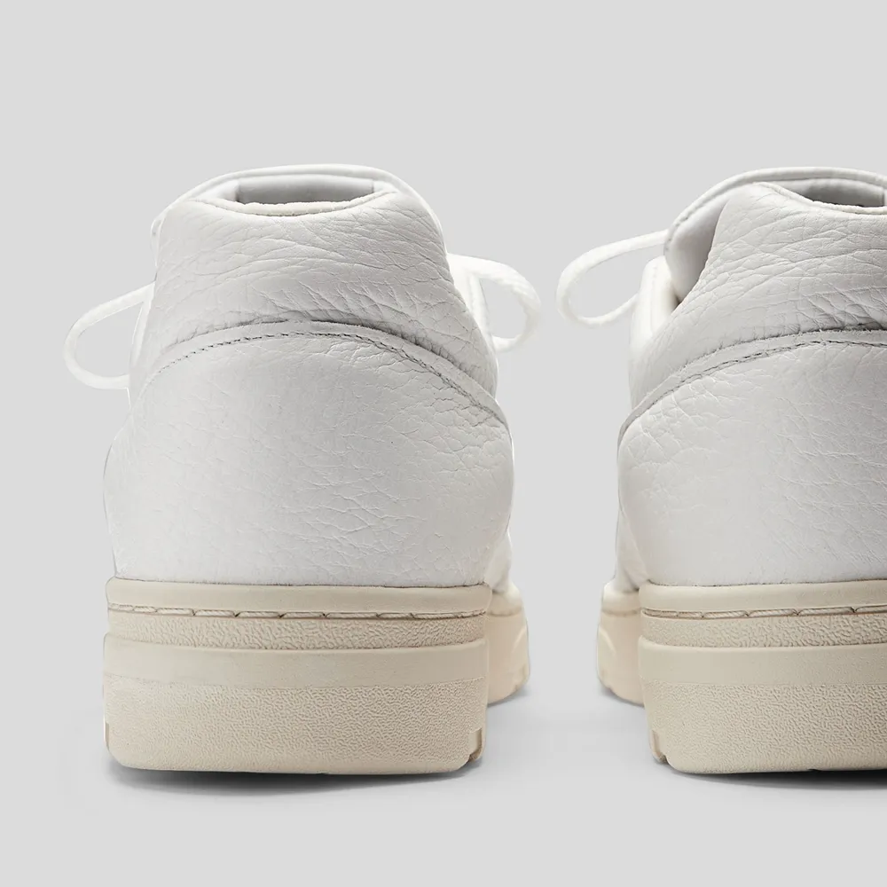 NEW BALANCE アラーデール