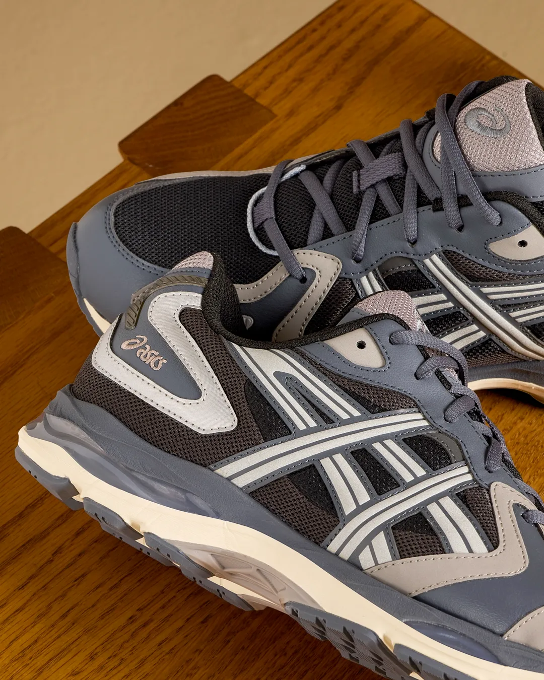 GEL-KAYANO 10