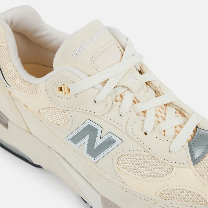 NEW BALANCE U992MC