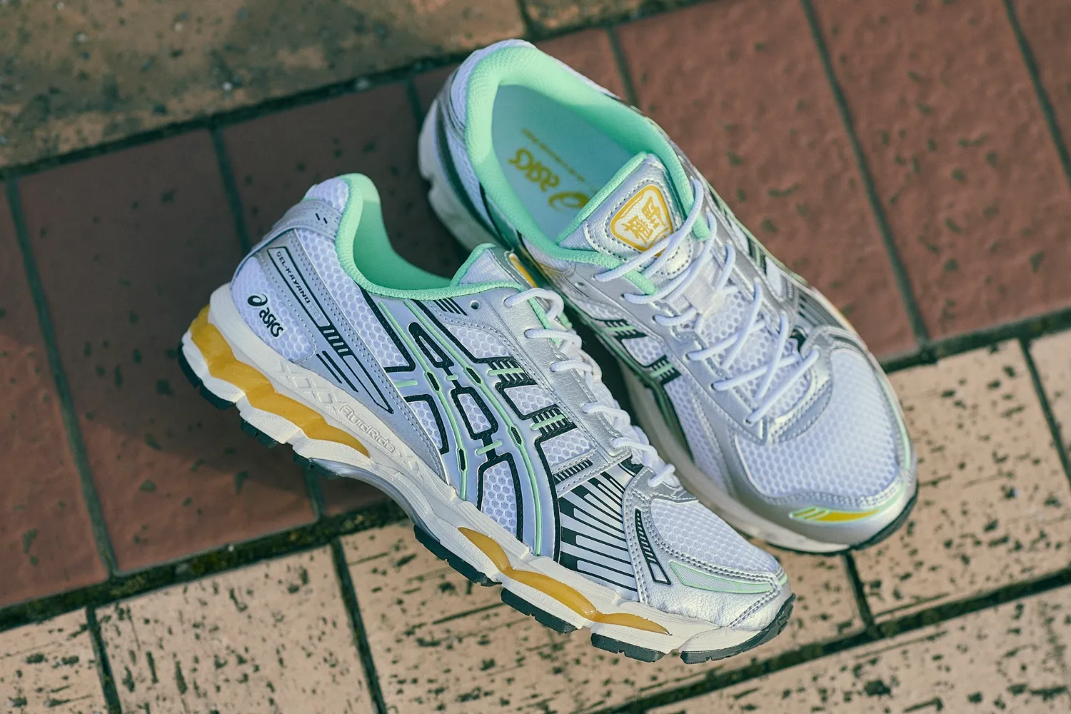 GEL-KAYANO 12.1