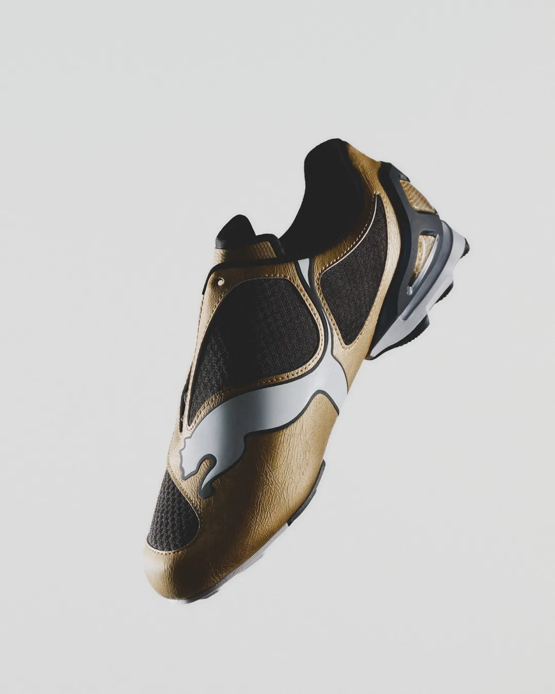 ゴールド puma