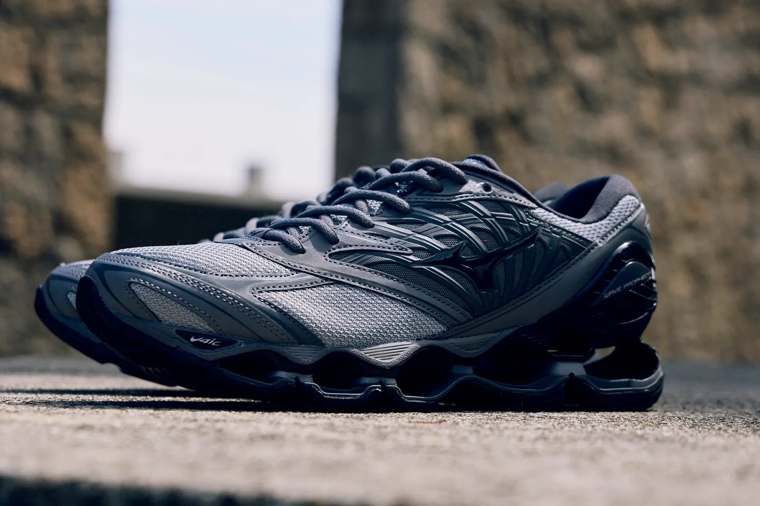 MIZUNO