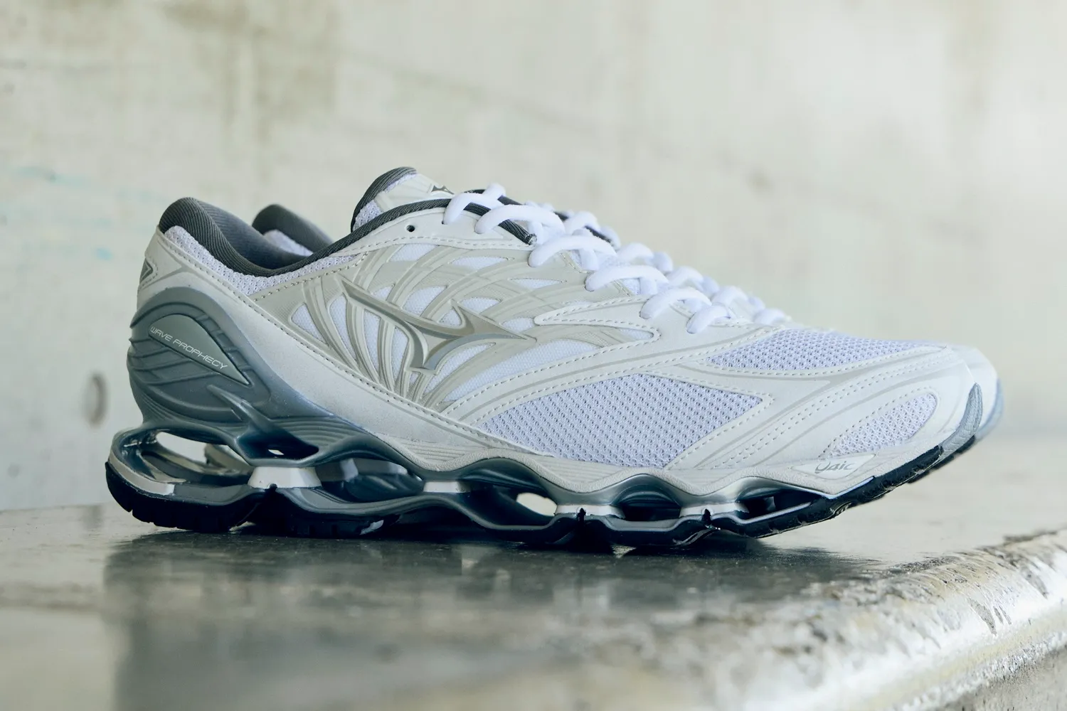 MIZUNO
