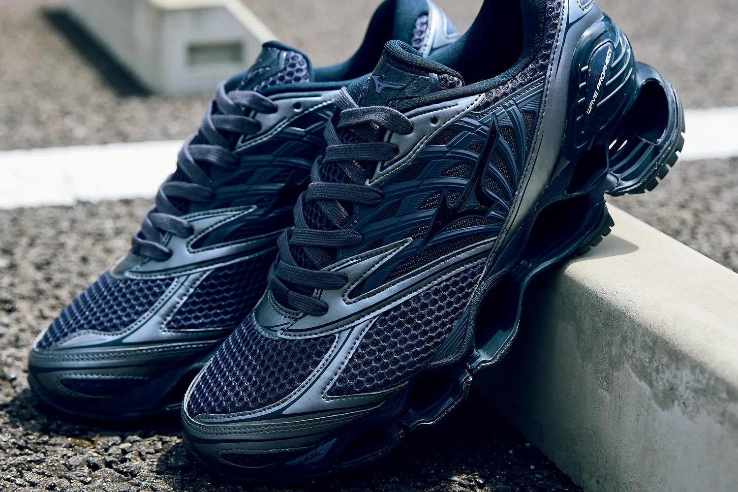MIZUNO