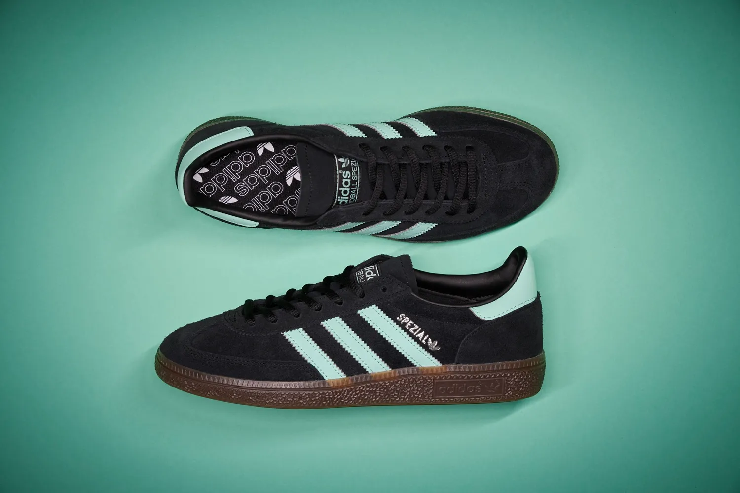 adidas ティファニーカラー