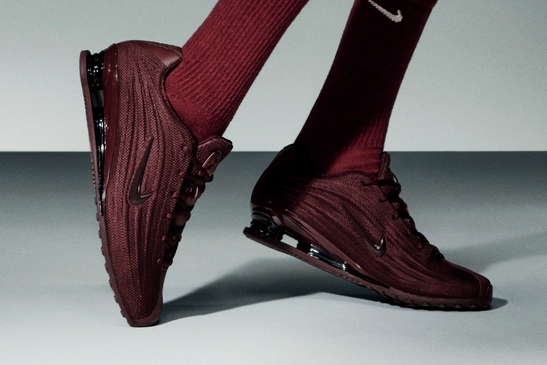 NIKE SHOX