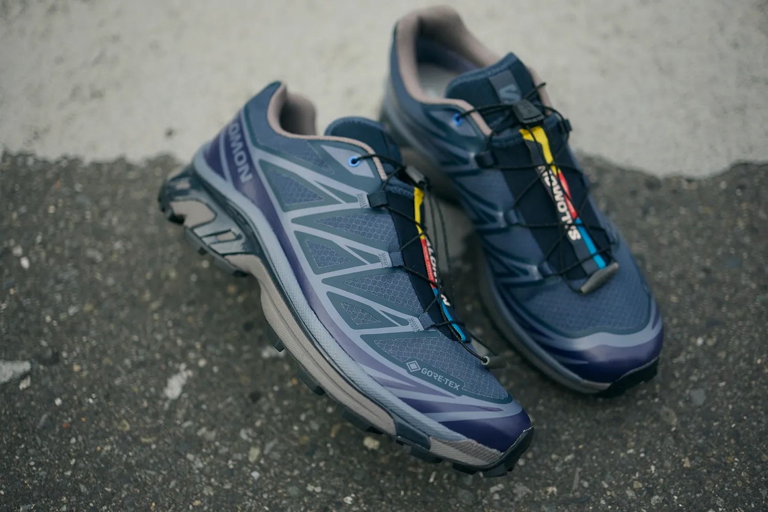 防水 SALOMON