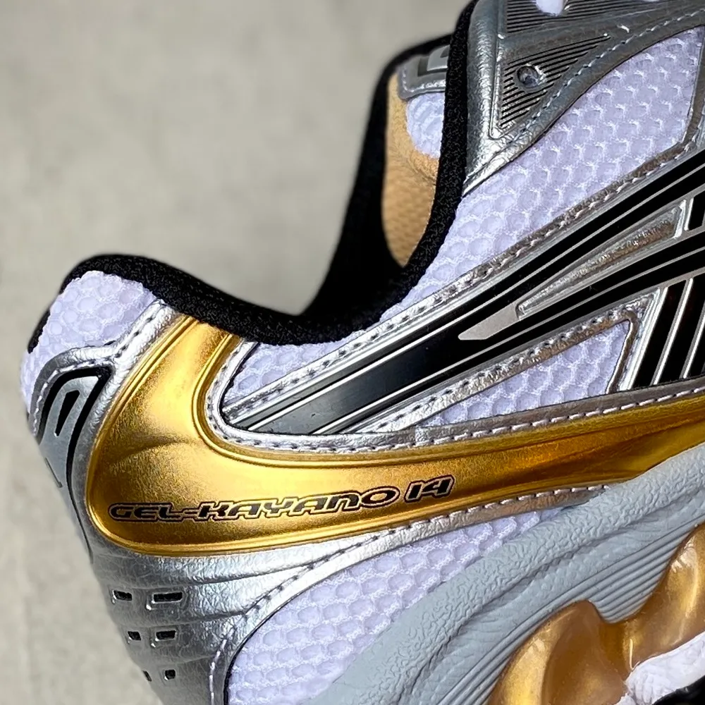 ゲルカヤノ14 アシックス