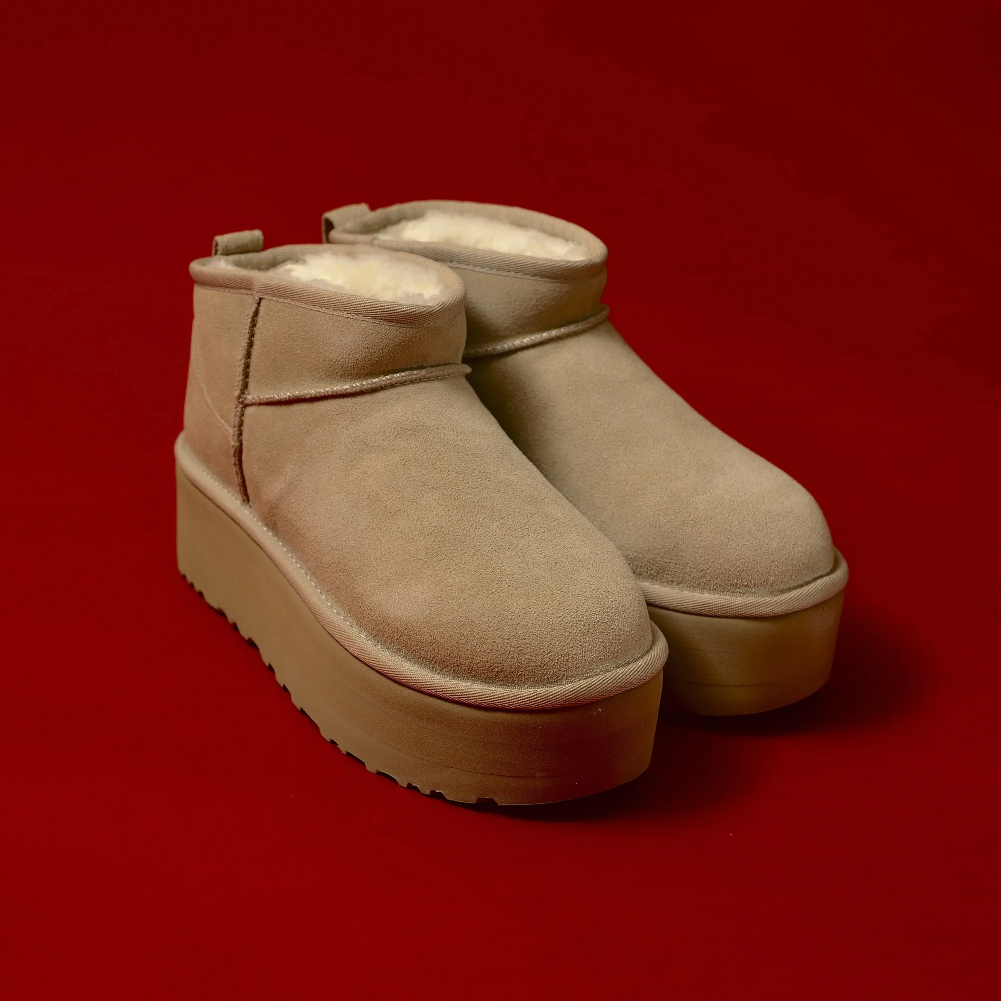 UGG W CLASSIC ULTRA MINI PLATFORM