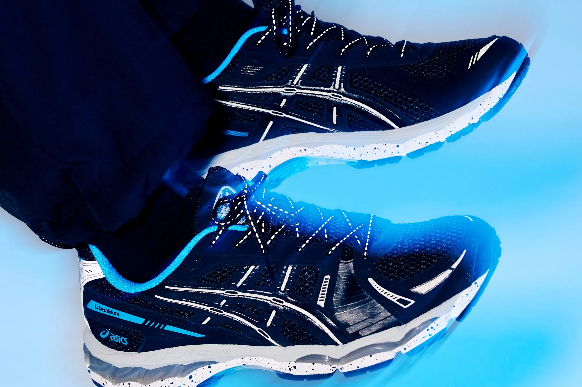 アシックス リベレイダーズ