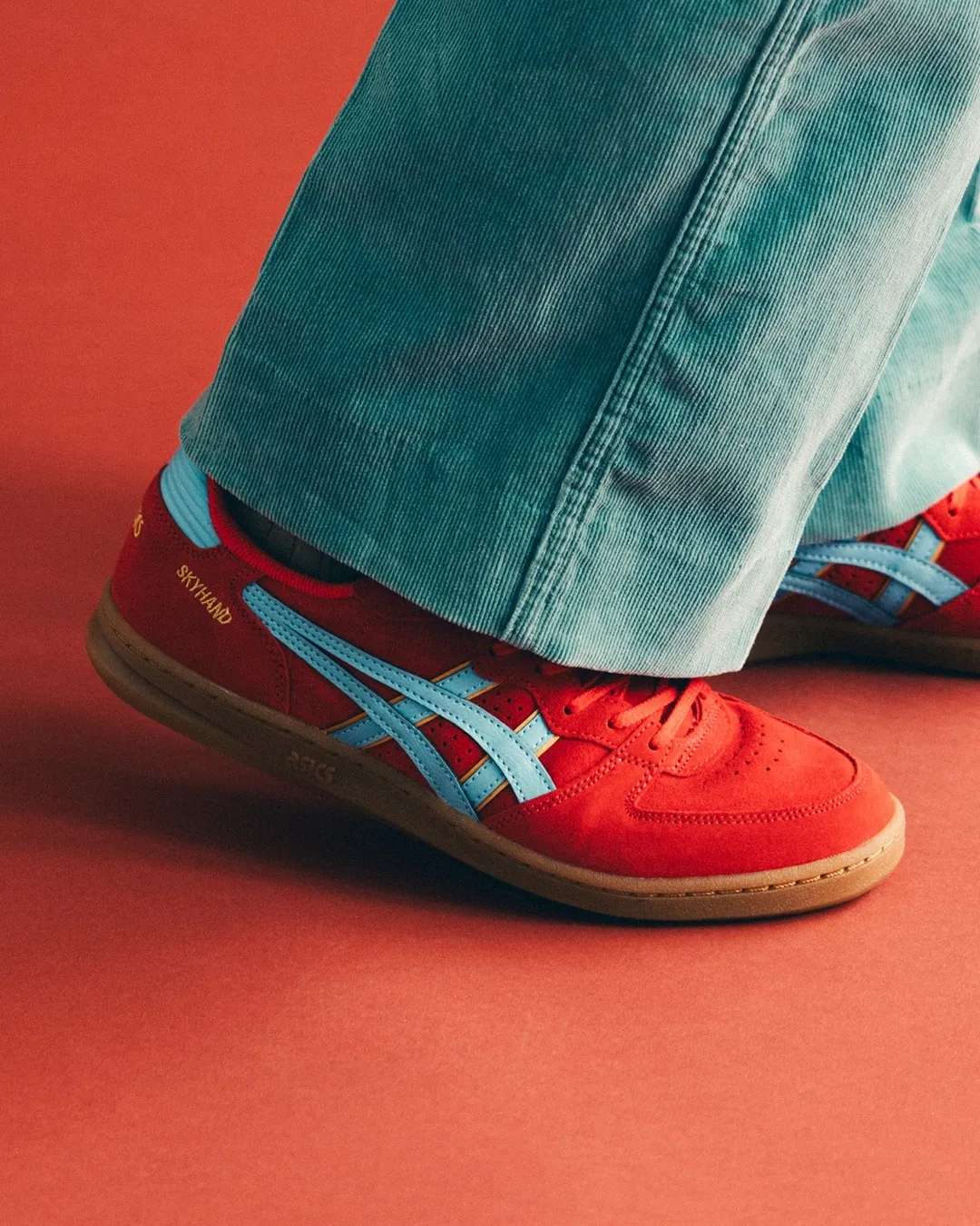 asics スニーカー