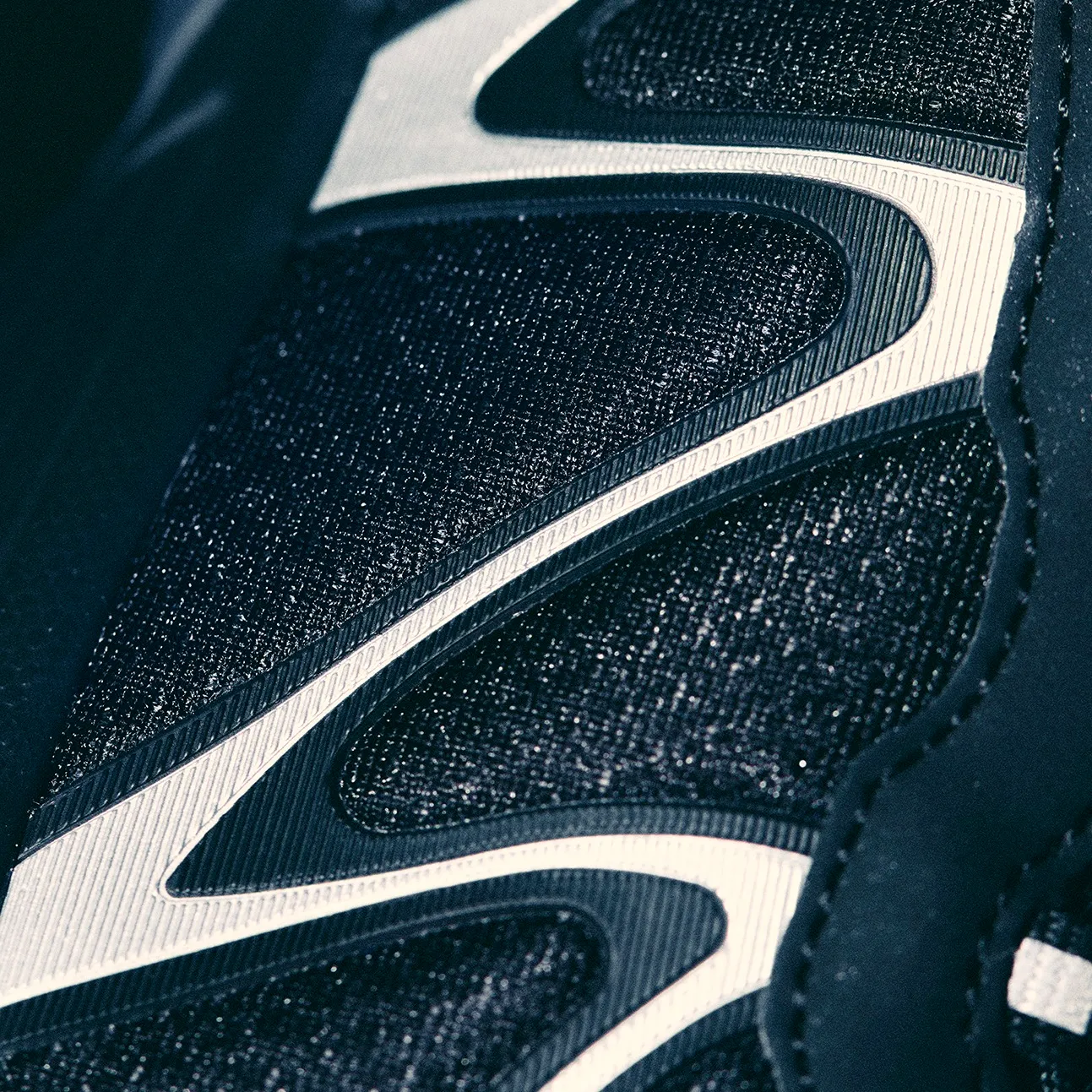 SALOMON ブラック