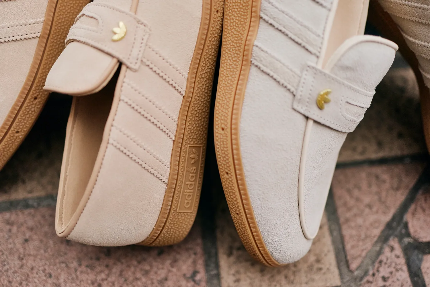 adidas ローファー