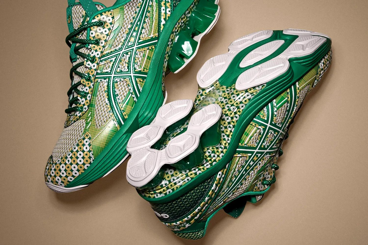 キコ コスタディノフ アシックス