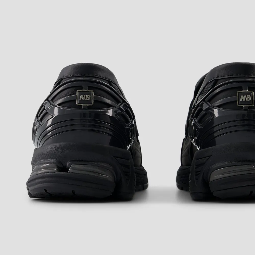 ニューバランス 1906L