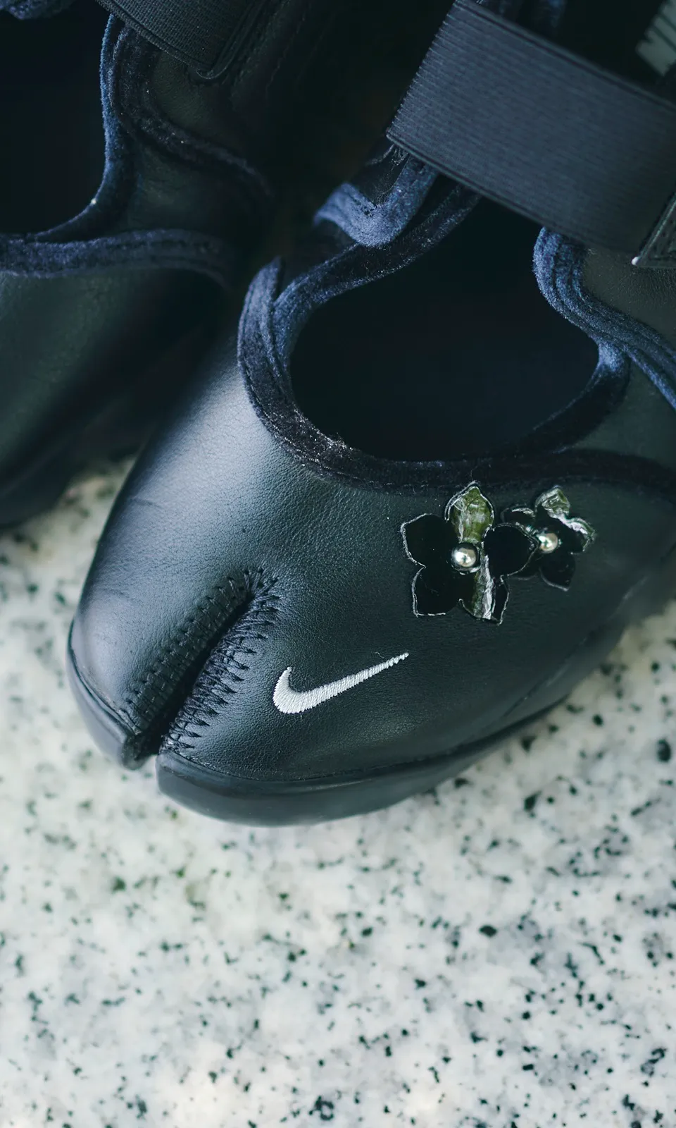 NIKE