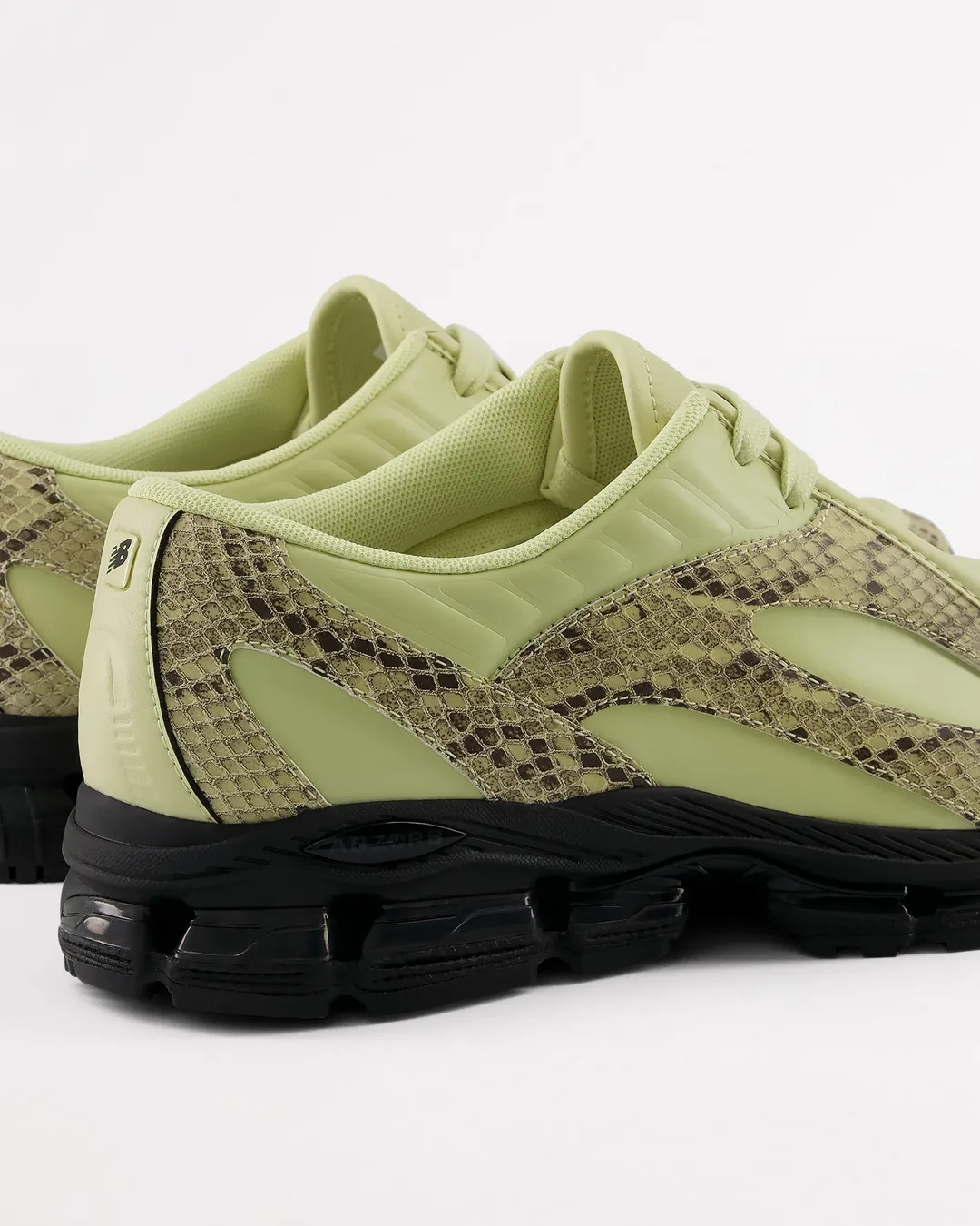 1890A SNAKESKIN