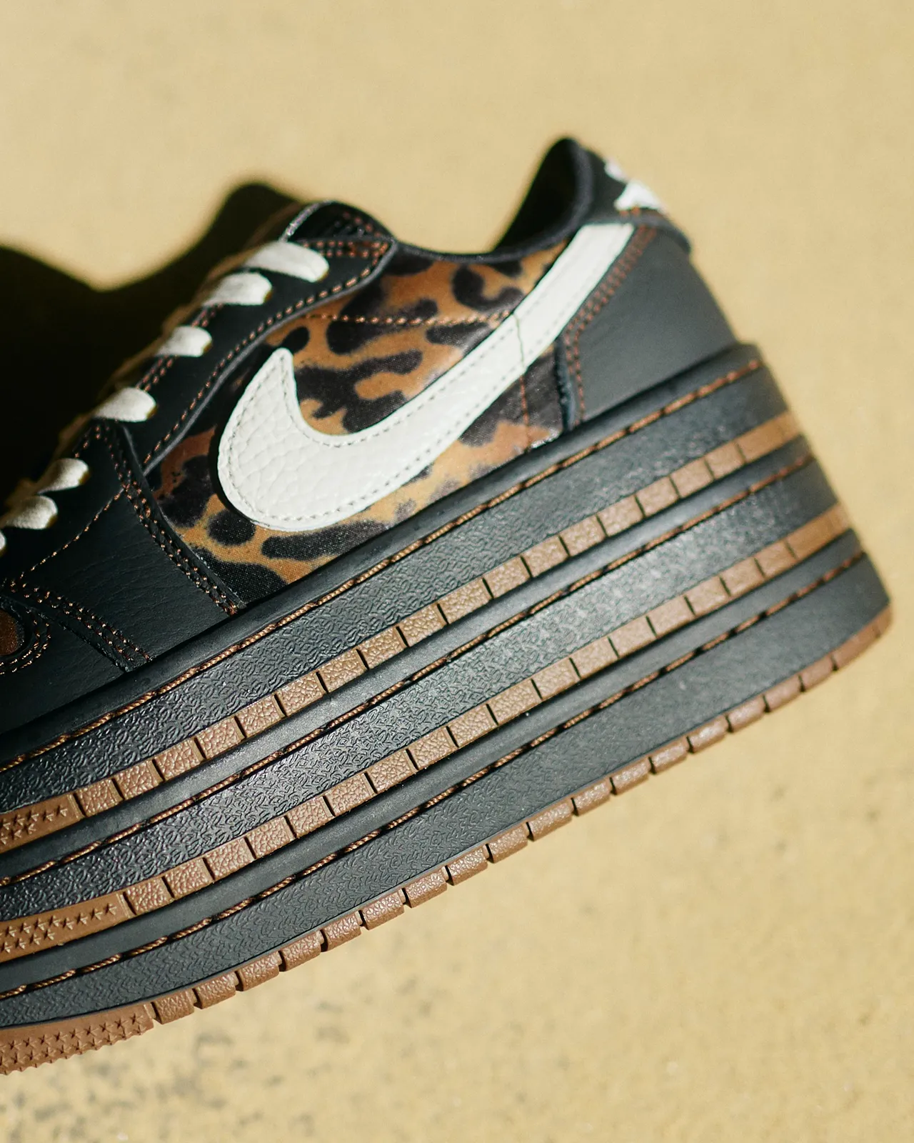 W AIR JORDAN 1 TRIPLE STACK
