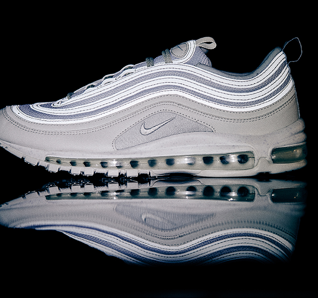 【定価19800円】光る！NIKE AIR MAX97 スニーカー【レディース】