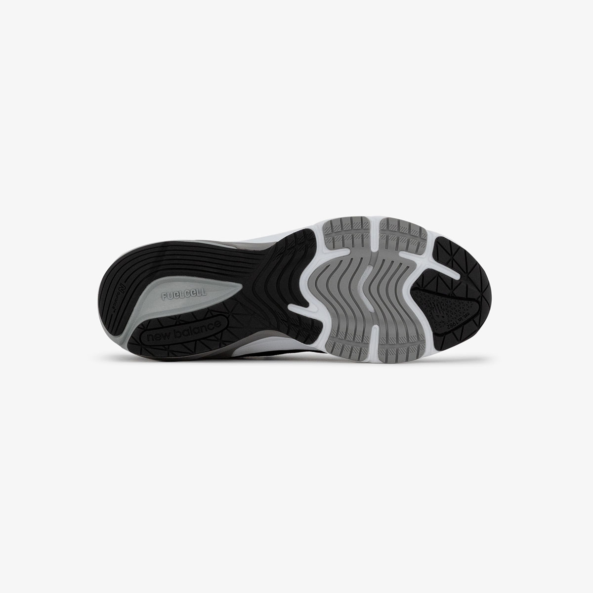 New Balance M990BK6