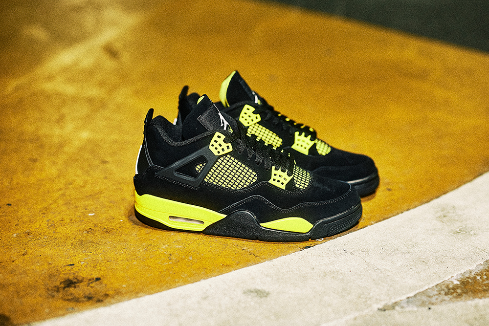 NIKE AIR JORDAN 4 RETRO THUNDER ジョーダン4