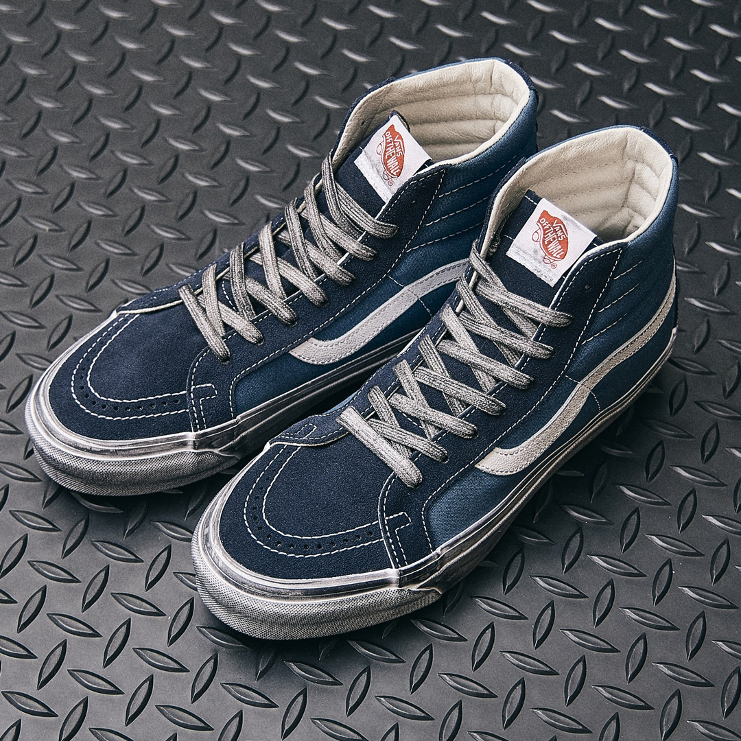 VAULT BY VANS  STRESSED SERIES