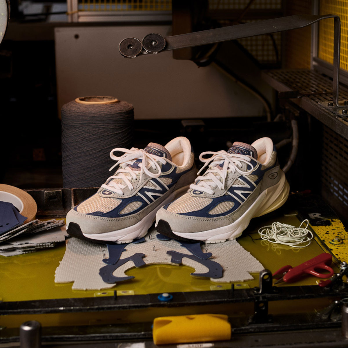 new balance GREY DAY