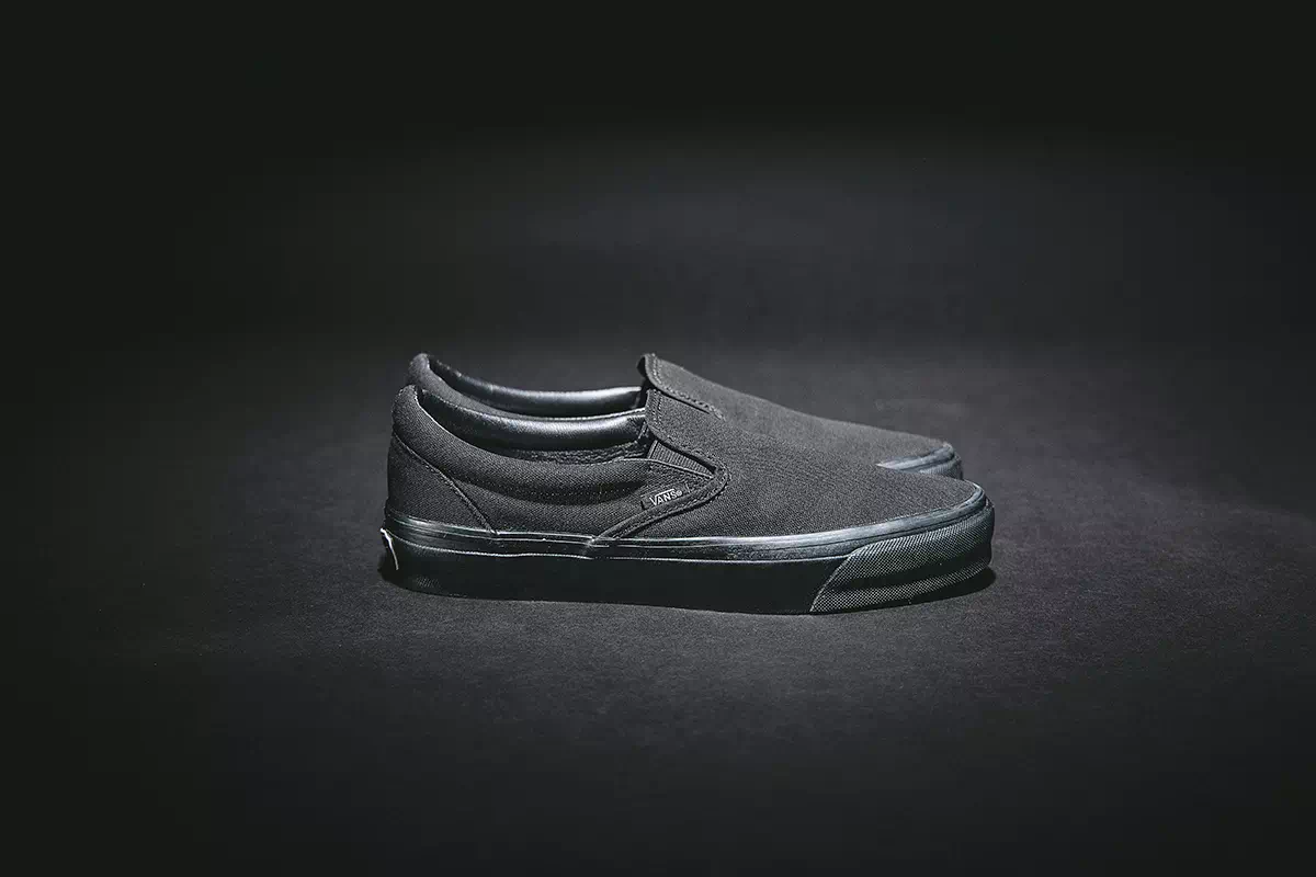 VANS BLACK COLLECTION