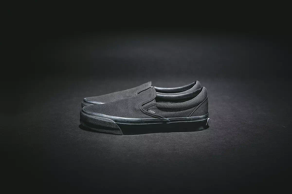 VANS BLACK COLLECTION