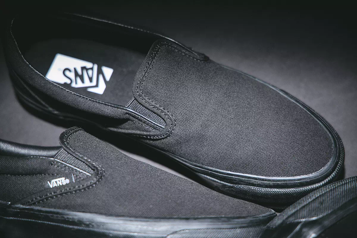 VANS BLACK COLLECTION