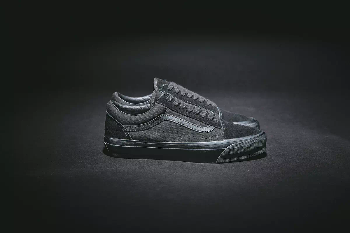 VANS BLACK COLLECTION