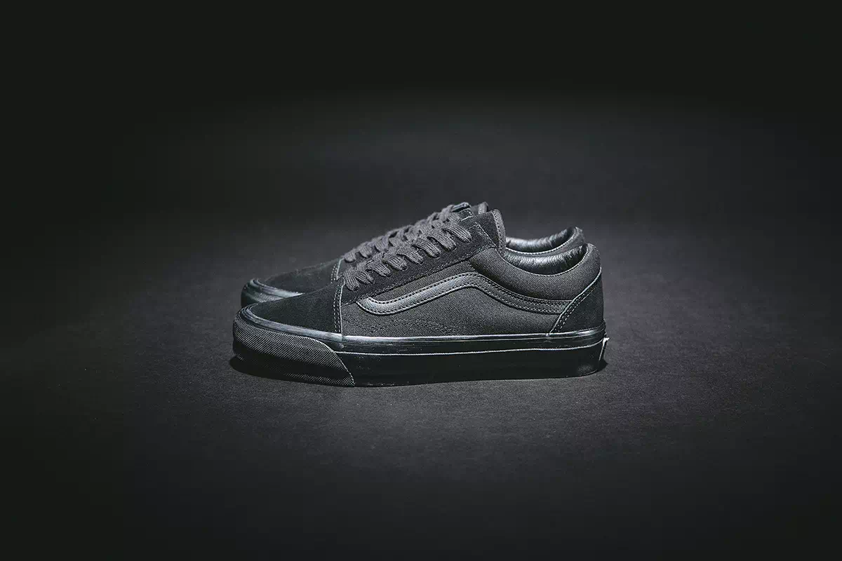VANS BLACK COLLECTION