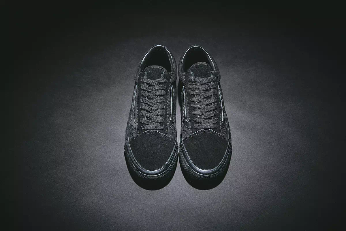 VANS BLACK COLLECTION