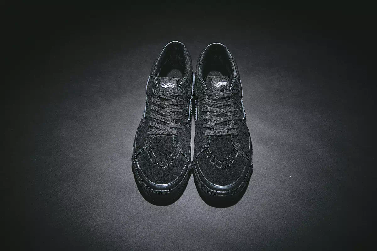 VANS BLACK COLLECTION