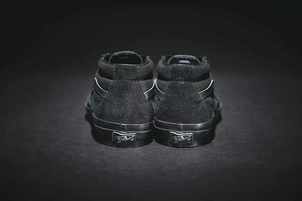 VANS BLACK COLLECTION