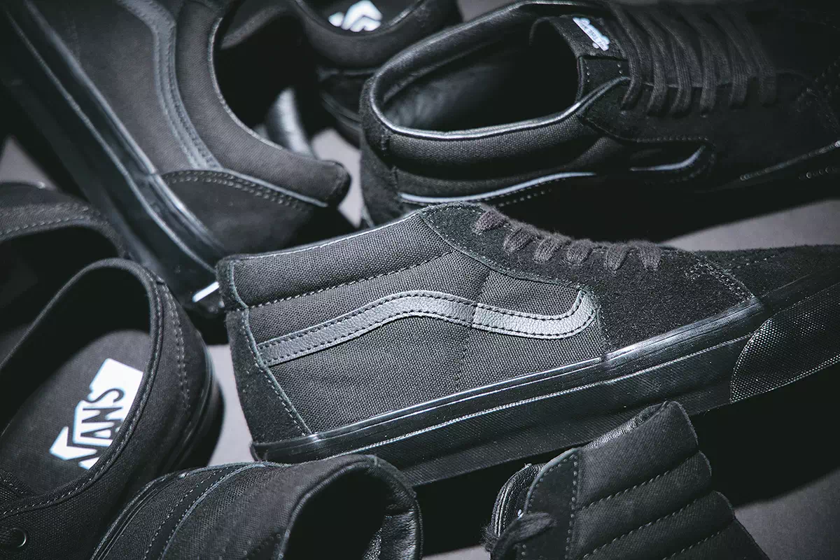 VANS BLACK COLLECTION