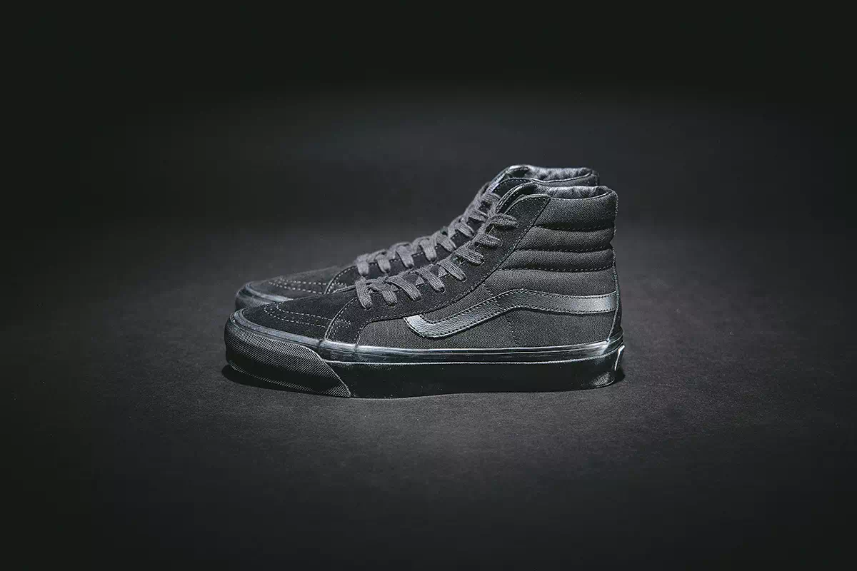 VANS BLACK COLLECTION