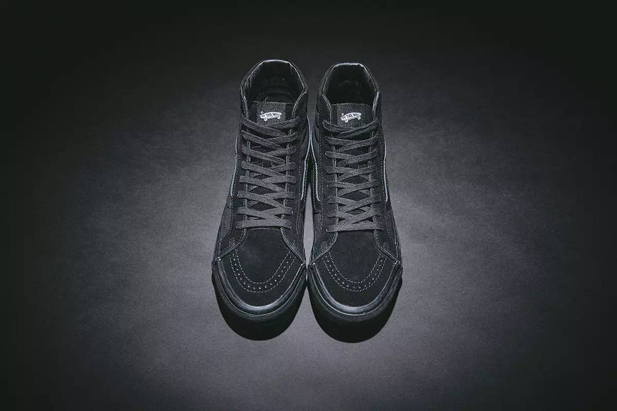 VANS BLACK COLLECTION