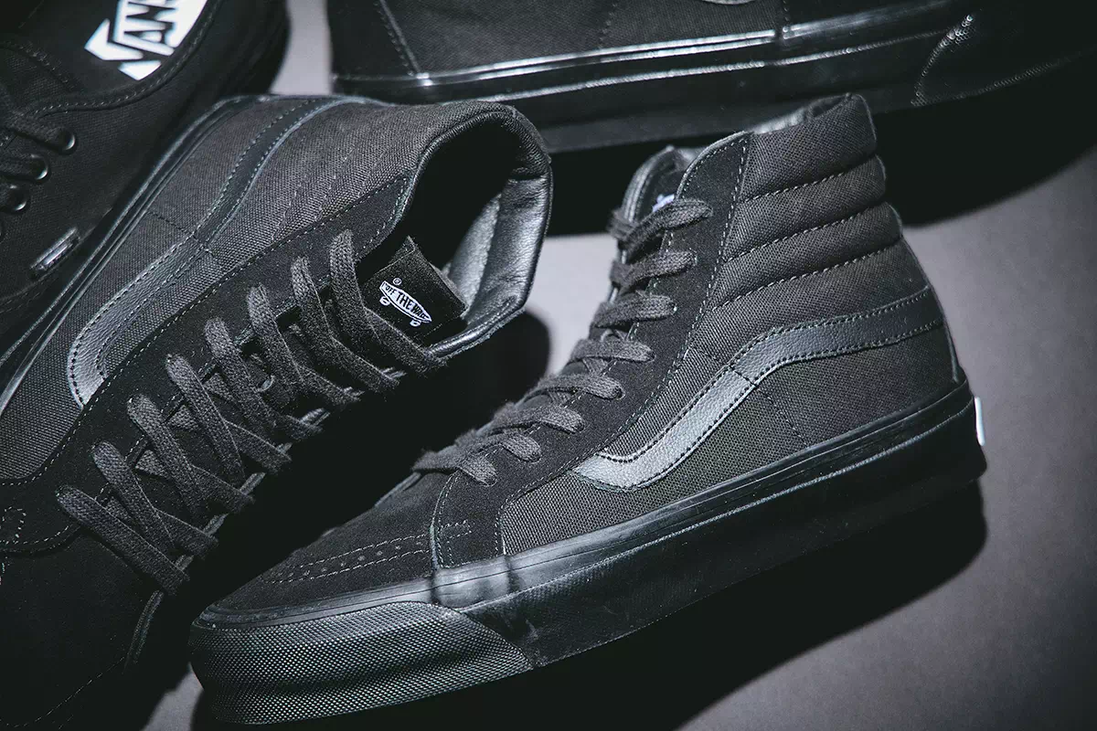 VANS BLACK COLLECTION