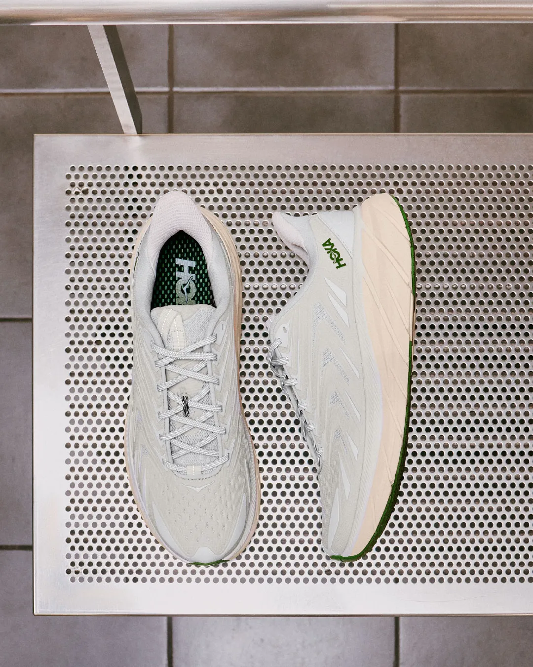 HOKA CLIFTON UTL