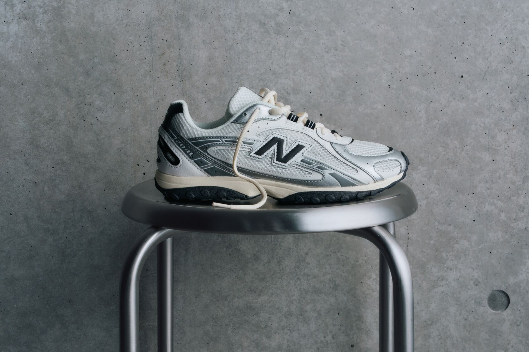 New Balance 204L