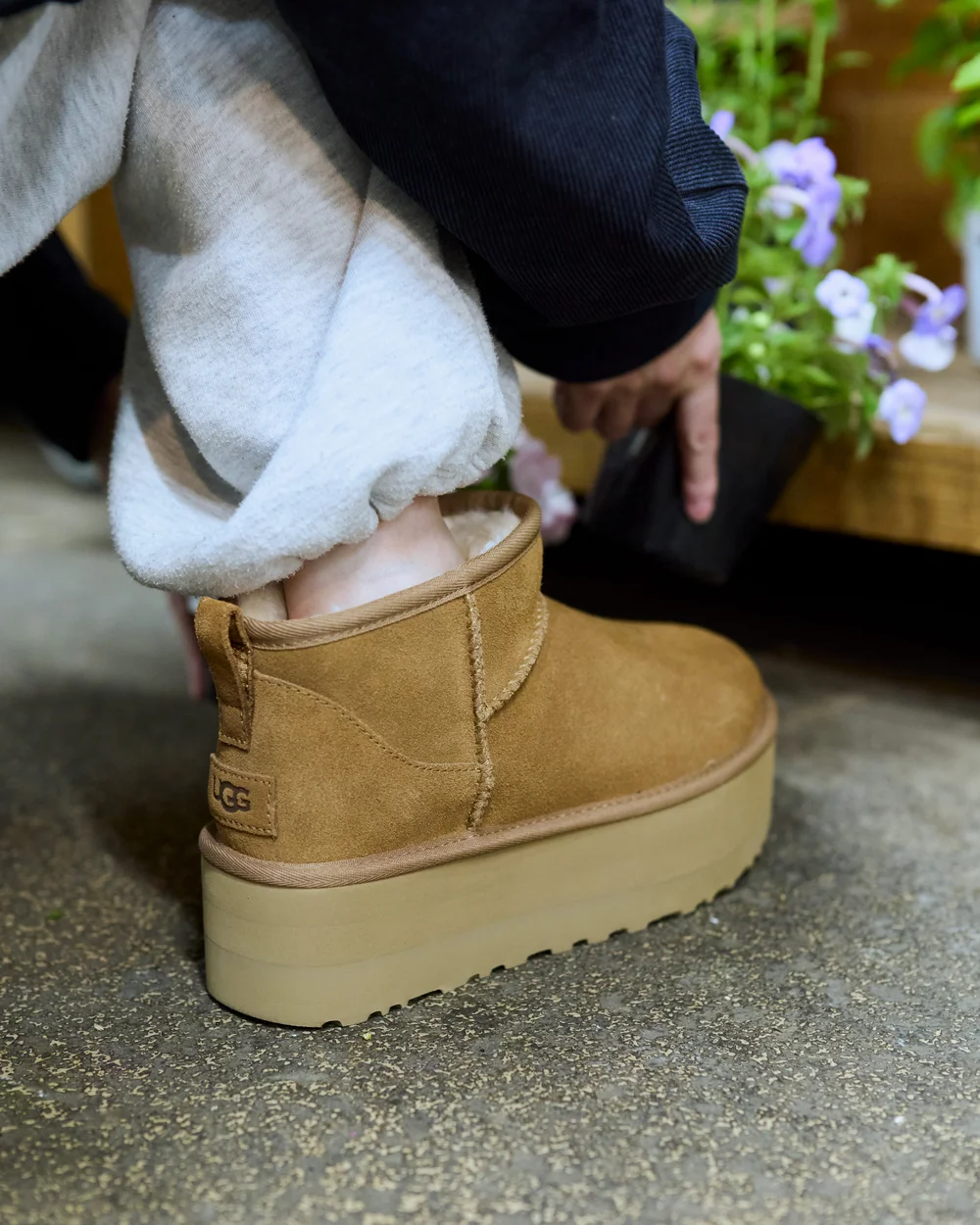 UGG W CLASSIC ULTRA MINI PLATFORM