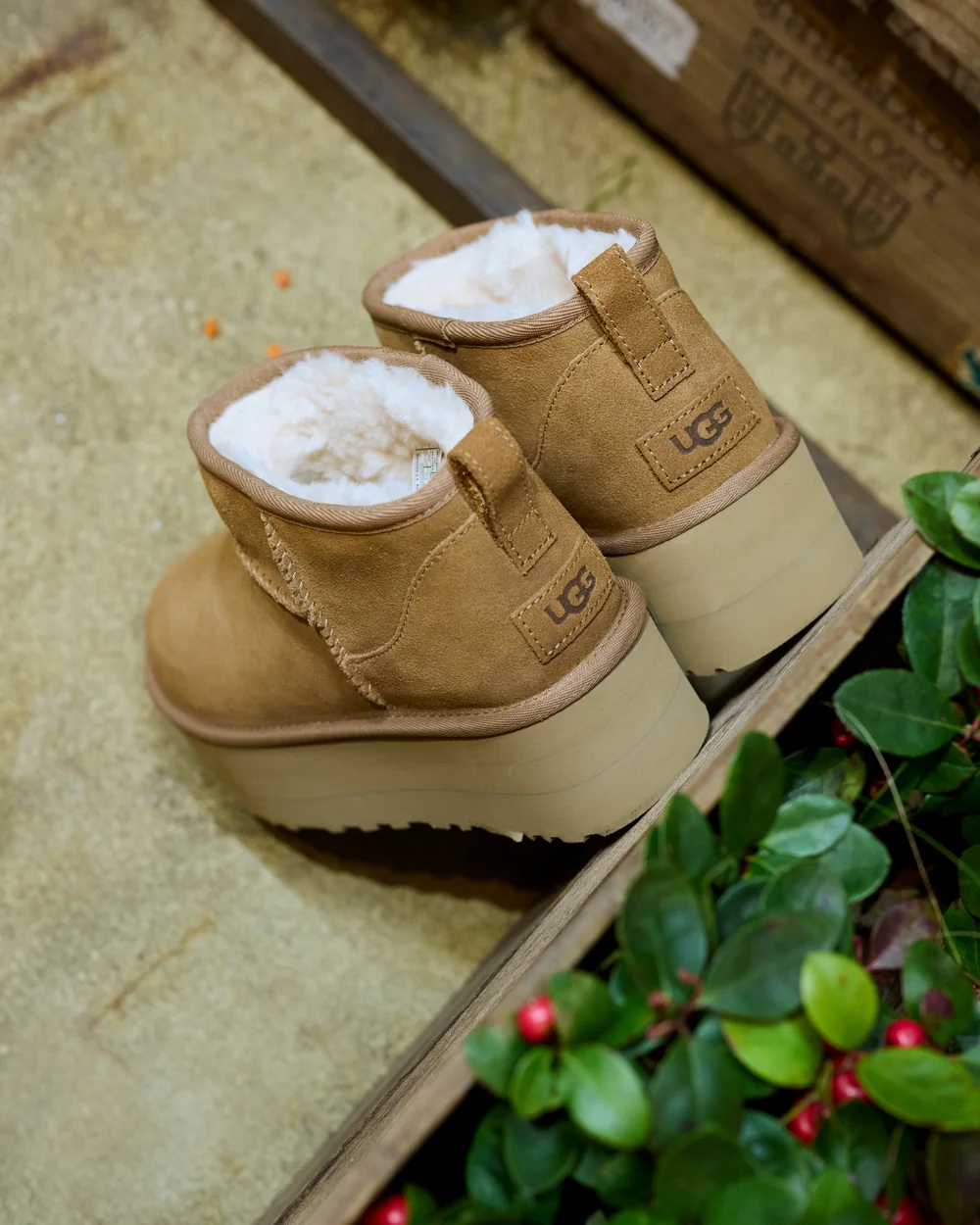 UGG W CLASSIC ULTRA MINI PLATFORM
