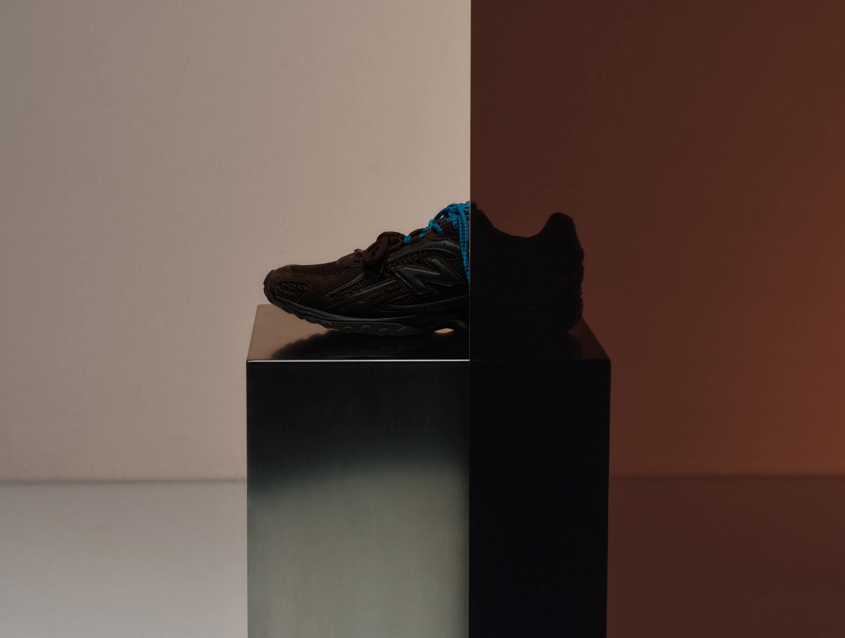 New Balance 204L BLACK COFFEE