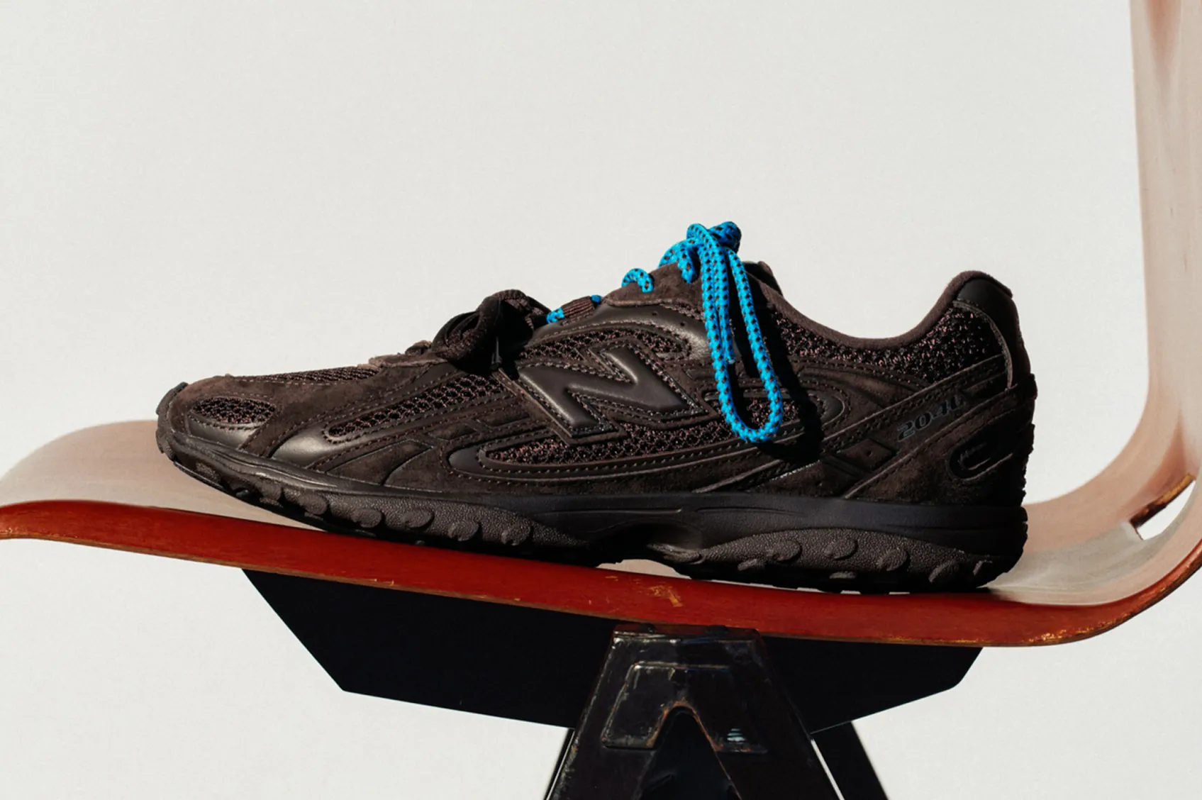 New Balance 204L BLACK COFFEE LOOK.01 4