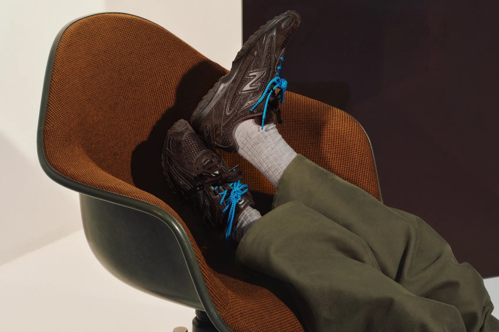 New Balance 204L BLACK COFFEE LOOK.02 3