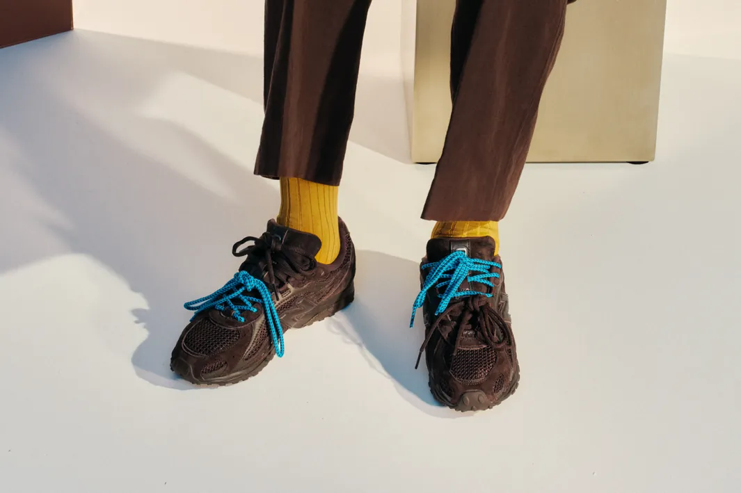 New Balance 204L BLACK COFFEE LOOK.01 3