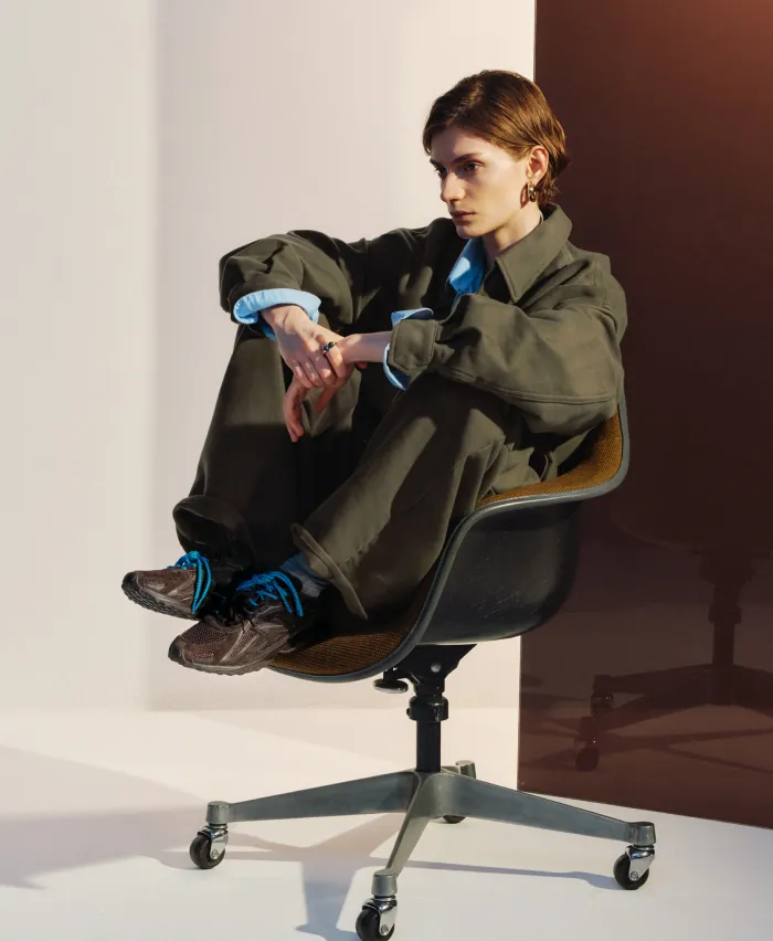 New Balance 204L BLACK COFFEE LOOK.02